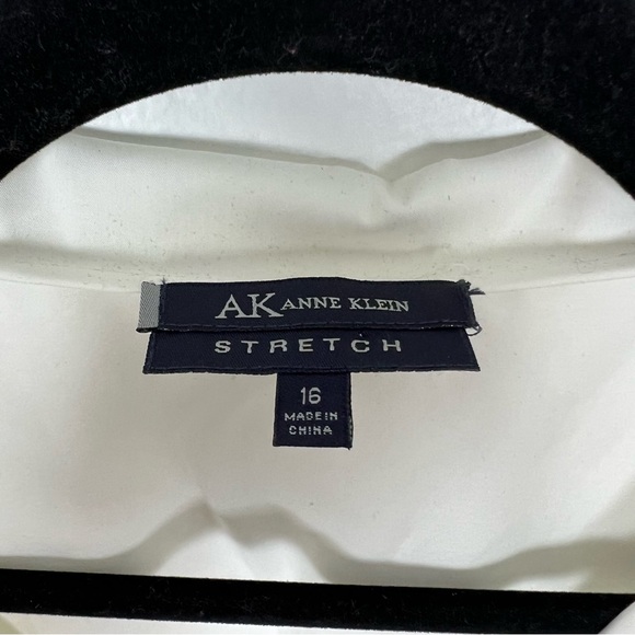 Anne Klein NWT Button Front Blouse Stretch Ivory Professional Office Size 16 - Picture 3 of 8